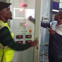 THE DIFFERENCE BETWEEN AN ELECTRICAL ENGINEER AND AN ELECTRICIAN